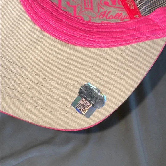 VON DUTCH VIBRANT PINK CLASSIC TRUCKER HAT - BRAND NEW & UNWORN 🩷 - Picture 7 of 10